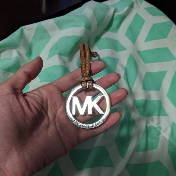 Michael Kors Bag Log Charm - Picture 2 of 3